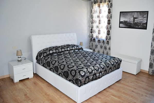 Suite In Venice Ai Carmini Veneza Exterior foto