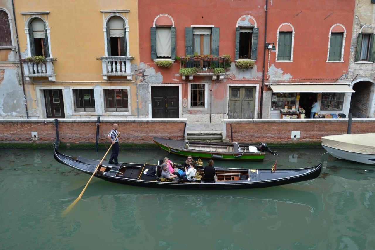Suite In Venice Ai Carmini Veneza Exterior foto